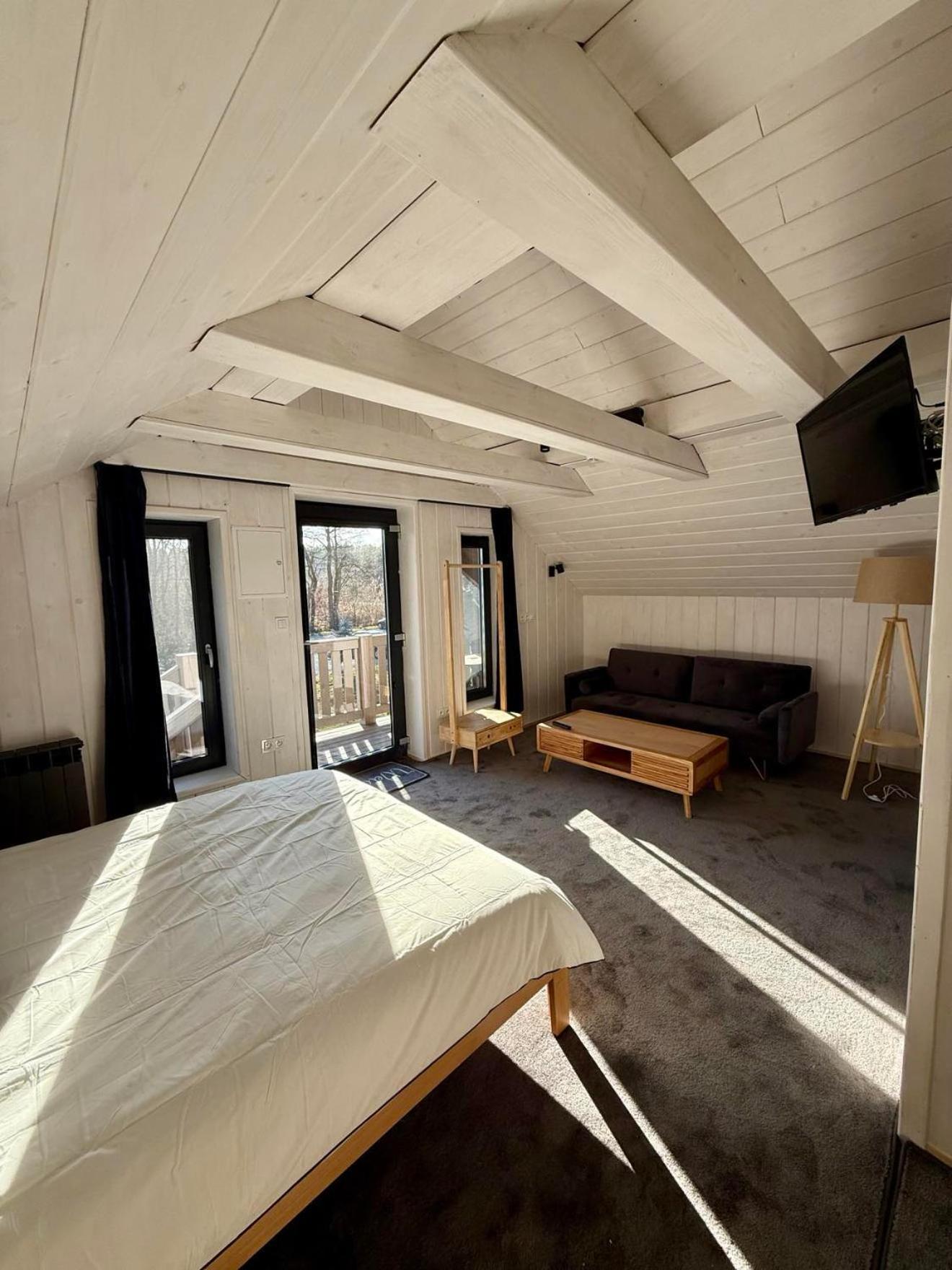 Hotel Oberza Pod Zlotym Prosiakiem Nieborów Esterno foto