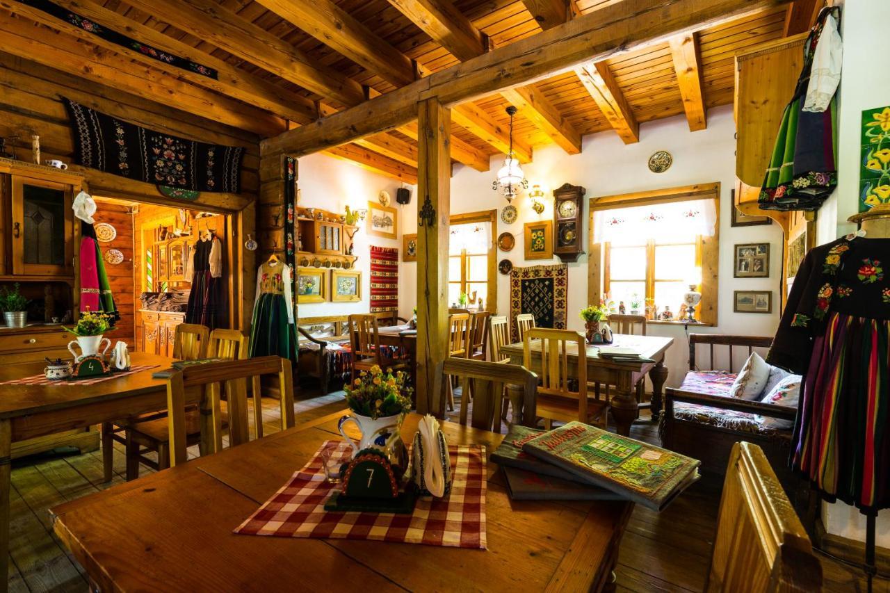 Hotel Oberza Pod Zlotym Prosiakiem Nieborów Esterno foto