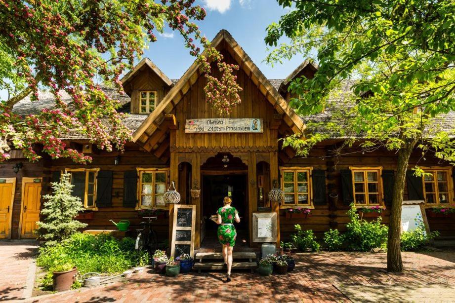 Hotel Oberza Pod Zlotym Prosiakiem Nieborów Esterno foto