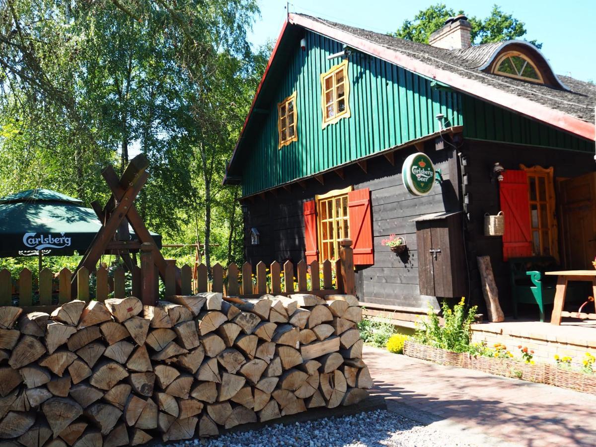 Hotel Oberza Pod Zlotym Prosiakiem Nieborów Esterno foto